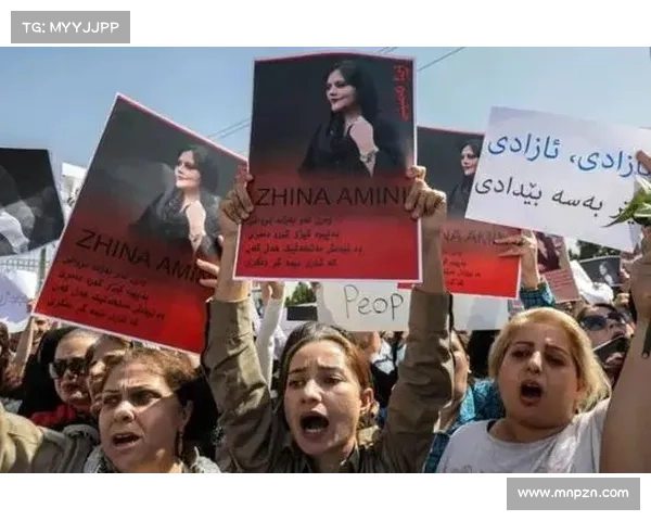 伊朗解除女性观赛禁令 德黑兰德比创下女性观众新纪录